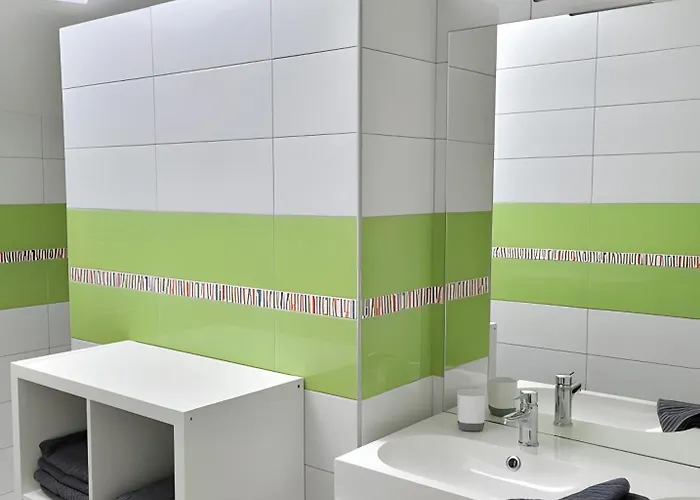 De L'atelier - 15 Personnes * Grazac (Auvergne)